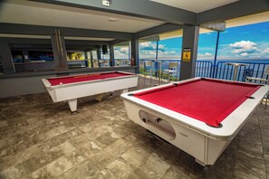 Poolside bar
