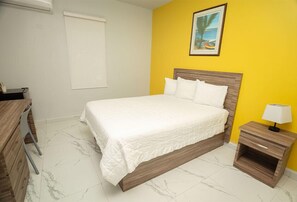 Economy Room | Desk, laptop workspace, free WiFi, bed sheets
