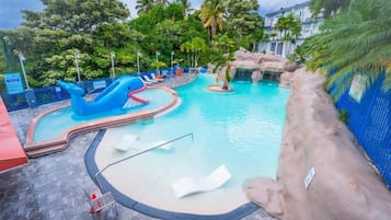 2 piscinas al aire libre