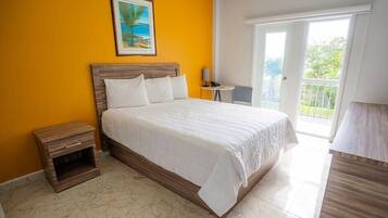 Superior Room | Desk, laptop workspace, free WiFi, bed sheets