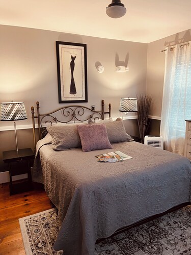 A little bit of Paris in Kennebunk with Hot Tub!