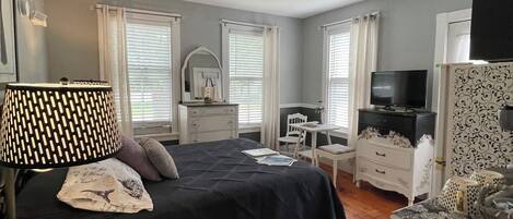 1 bedroom, iron/ironing board, travel cot, WiFi