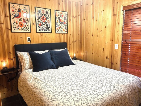 2 bedrooms, iron/ironing board, travel cot, free WiFi