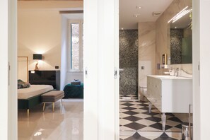 3 chambres, fer et planche à repasser, Wi-Fi, draps fournis