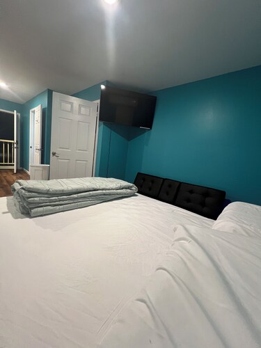 Happy Sweet studio Royal with AC and WiFi included Great for Long Stay