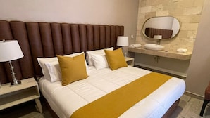 Deluxe Double Room, Mountain View | Iron/ironing board (on request), WiFi (free) - Hotel Blanquita Centro (Bernal)