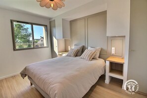 3 多间卧室、熨斗/熨衣板、免费 WiFi、床单