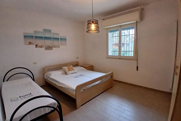 2 bedrooms, WiFi, bed sheets
