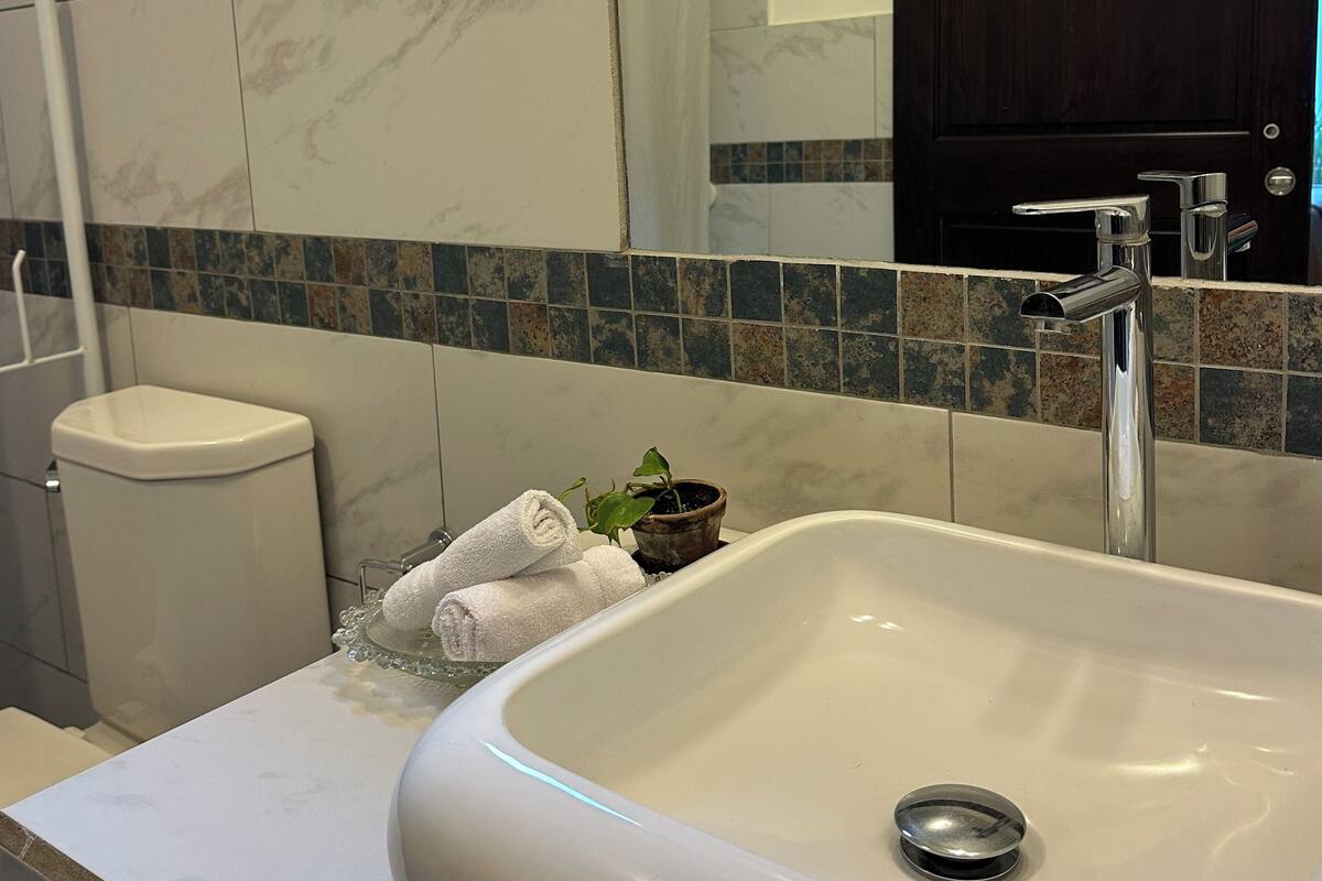 Twin Room | Bilik Mandi | Pancuran mandi, tuala disediakan, sabun, syampu