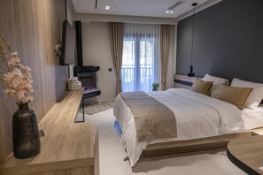 1 bedroom, WiFi - Polyzos Luxury Suites Meteora #4 - Adults Friendly (Avra)