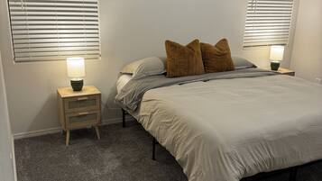 4 bedrooms, iron/ironing board, WiFi, bed sheets