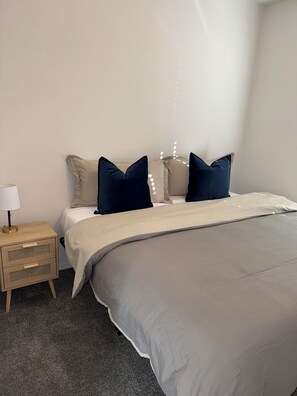 4 soverom, strykejern/-brett, wi-fi og sengetøy