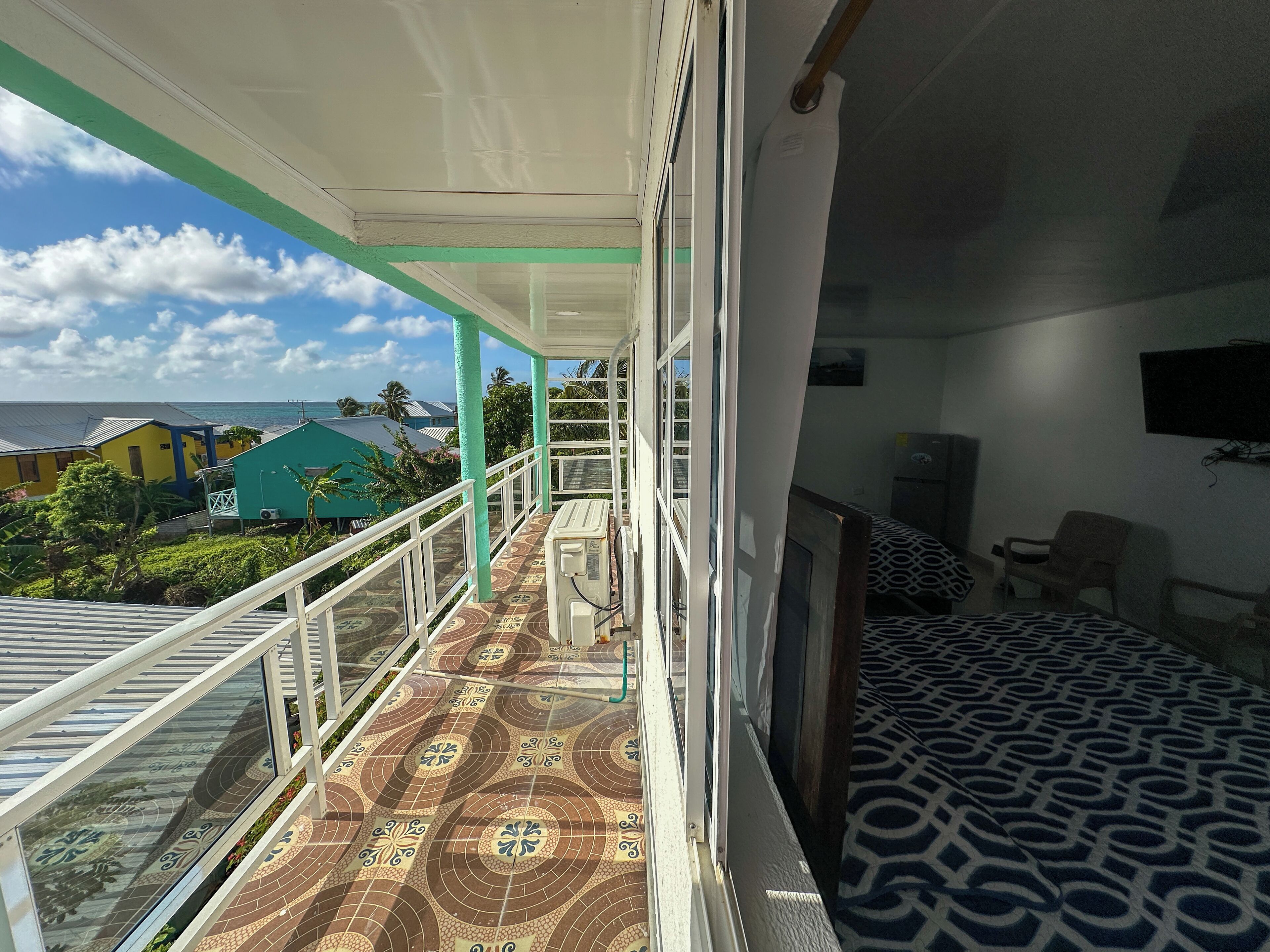 高級四人房, 2 張標準雙人床, 海景 | 遮光布/窗簾、免費無線上網、床單