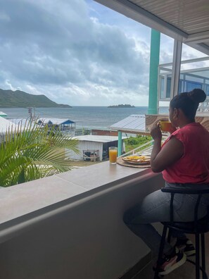 Daily continental breakfast (COP 20000 per person) - Posada Three Cay Suites (Providencia)