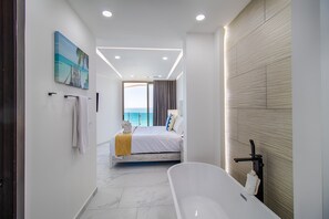 3 bedrooms, free WiFi, bed sheets, wheelchair access