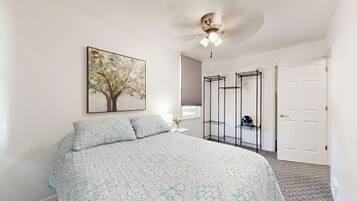 3 bedrooms, iron/ironing board, WiFi, bed sheets