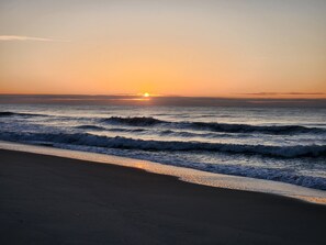 Sun-loungers - Newly Renovated 4BR/3BA Stilt Home in Ocean Lakes Site 5411 with Lift Elevator (Myrtle Beach)