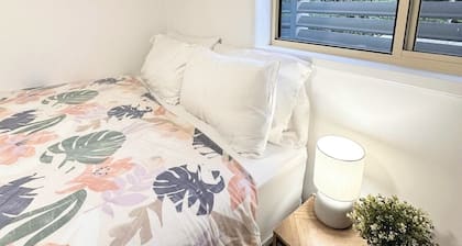 Charlestown Central Cosy 2 Bedrooms Unit