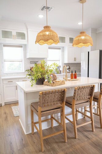 High Blue Bungalow-Southern Charm on the MS Gulf Coast