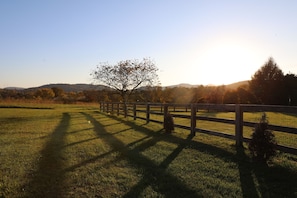 Property grounds - Barn Suite, Mountain Views & Hot tub, Pets OK! (North Garden)