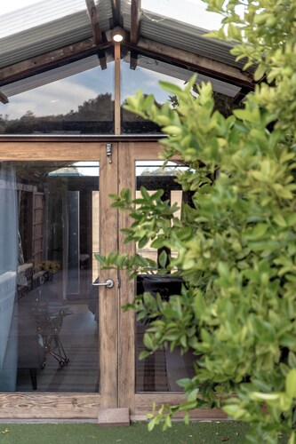 Escape to Luminous Pond Farm –Your Private Adelaide Hills Wine Country Sanctuary