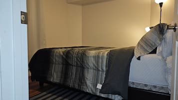 2 habitaciones, tabla de planchar con plancha, wifi y ropa de cama