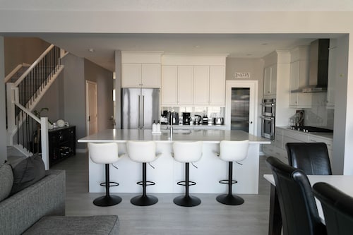 Scenic Cochrane Family Home