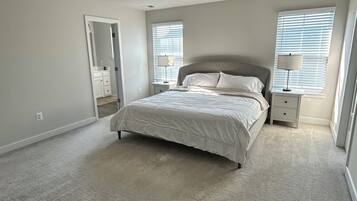 3 bedrooms, desk, iron/ironing board, free WiFi