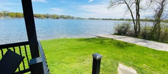 Water’s Edge Retreat, Charming 2-bedroom Lake House, marvelous Shipshewana