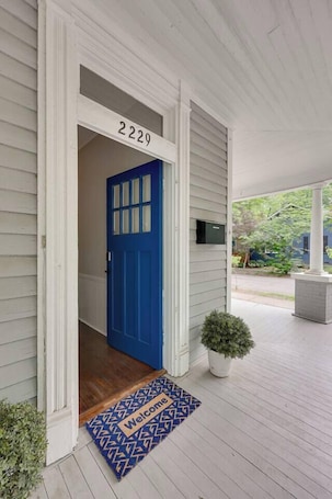 Exterior detail. 1BD 1BA Bold Stay in Elmwood - Heart of Columbia