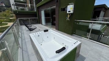 Premium Quadruple Room | 1 bedroom, blackout drapes, iron/ironing board, free WiFi