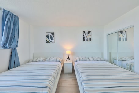 Room. Ocean reserve Sunny Isles beach AC,WI-FI, POOL, FREE PARKING, World cup welcome