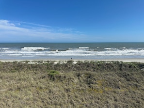 På stranden