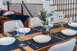 Dining - Luxe Loft with Hot Tub, Pool Table, Balcony, BBQ (Dallas)