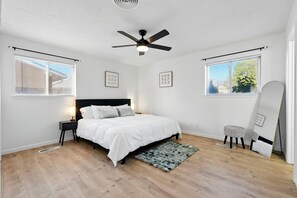 3 bedrooms, desk, iron/ironing board, WiFi