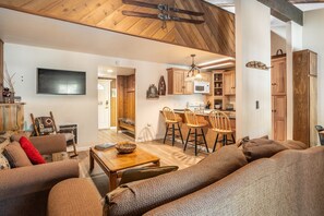 Smart TV, fireplace, table tennis