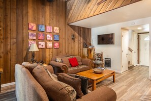 Smart TV, fireplace, ping pong