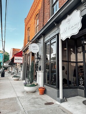 Exterior detail - The Grand Mason Station: Historic Luxury meets Vintage Charm (Franklinton)