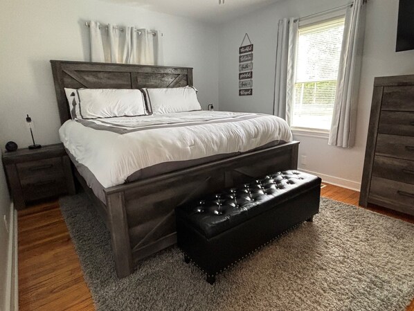 2 bedrooms, desk, iron/ironing board, free WiFi