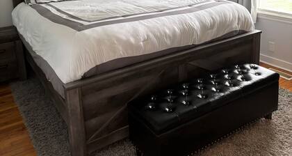 Charming 2-bedroom house on 1+ acres in West Paducah with Patio, Firepit & Wifi