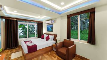 In-room safe, desk, laptop workspace, iron/ironing board