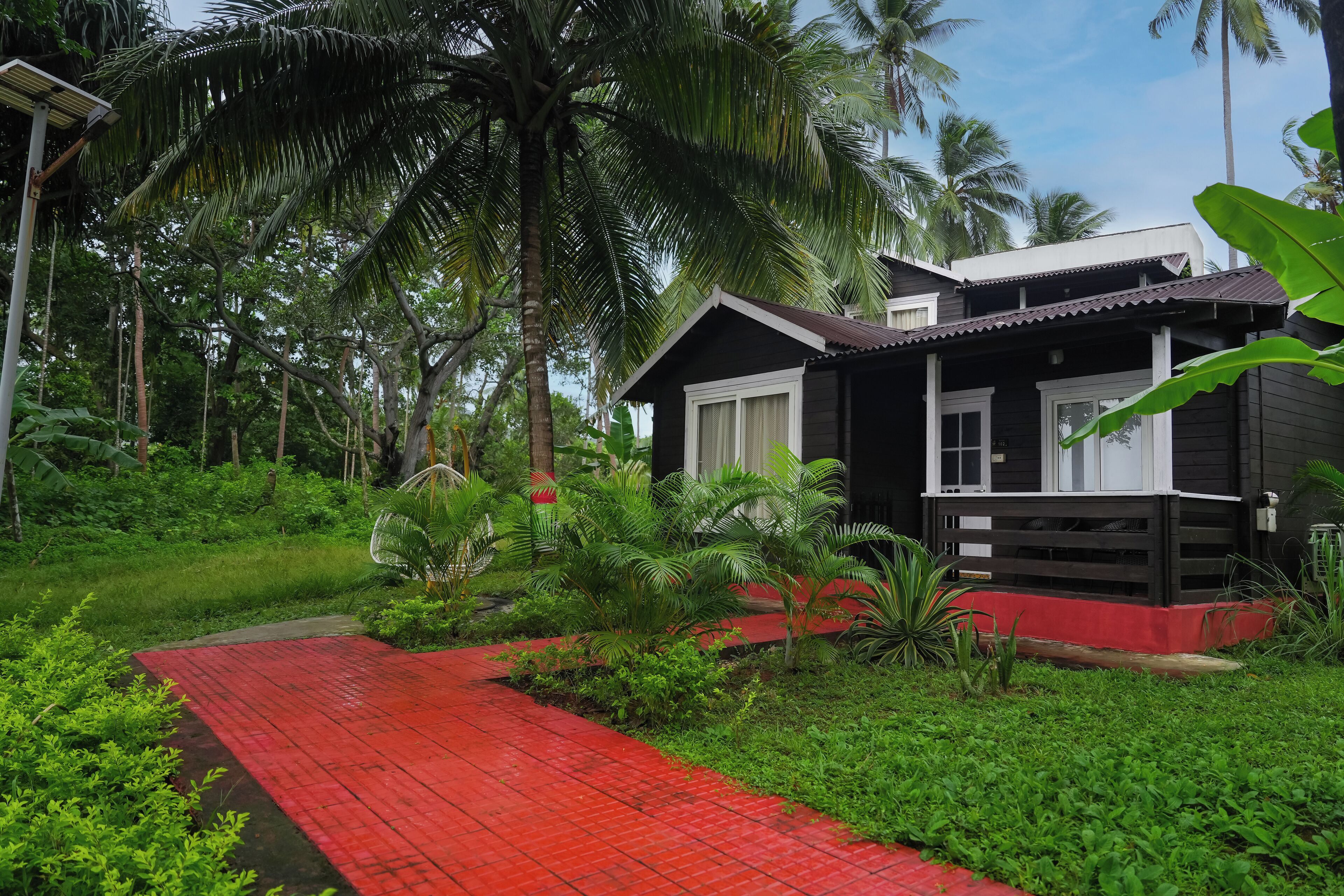 豪華平房, 陽台, 海景 | 客房內保險箱、書桌、筆電工作空間、熨斗/熨衣板