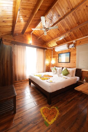 Standard Cottage, Balcony, Garden View