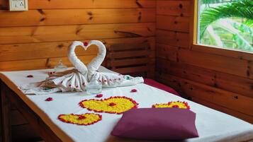 Kuumakivihierontaa, syväkudoshierontaa, raskausajan hierontaa