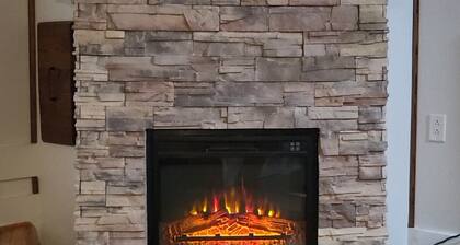 Private Country Escape on 5 Acres, Fast Wi-Fi, 15 Min to Lake Michigan