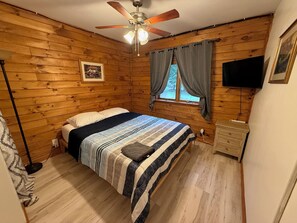 3 chambres, bureau, Wi-Fi, literie fournie