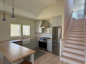 Oven, stovetop, dishwasher