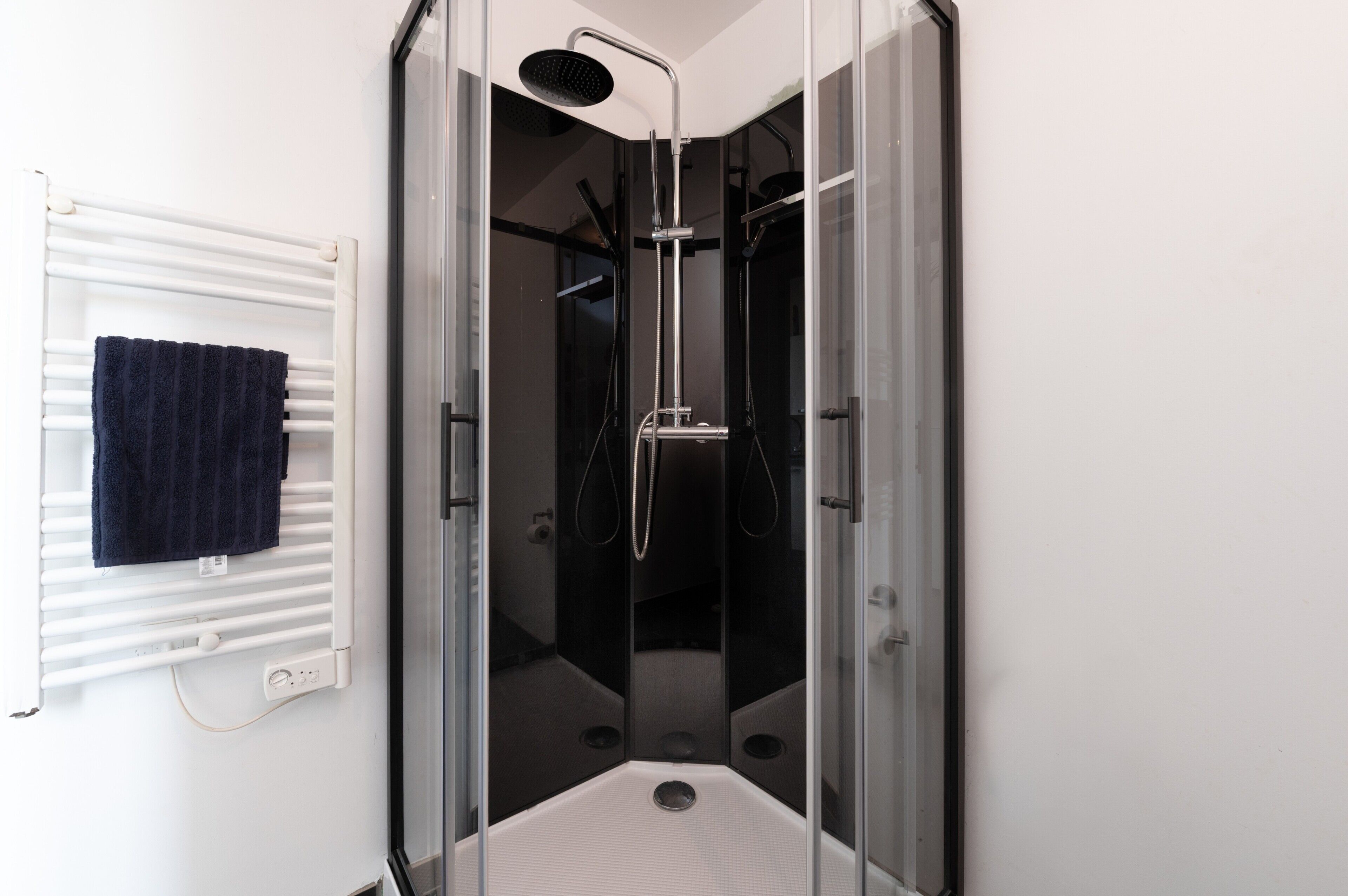 Bruser, hårtørrer, håndklæder