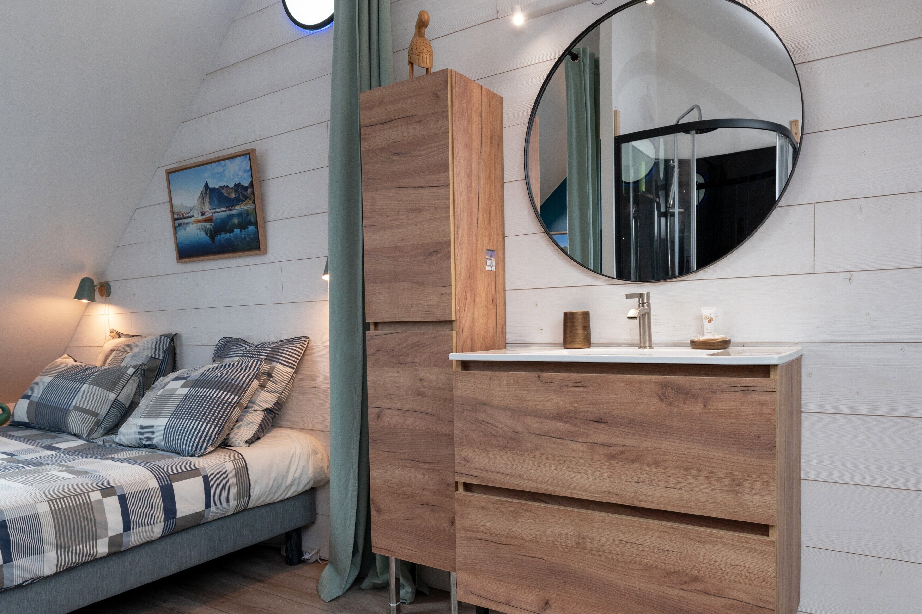 1 bedroom, iron/ironing board, free WiFi, bed sheets