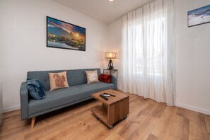 TV - Apartment 'Lofoten - Ilots de Merville' with Wi-Fi (Lorient)